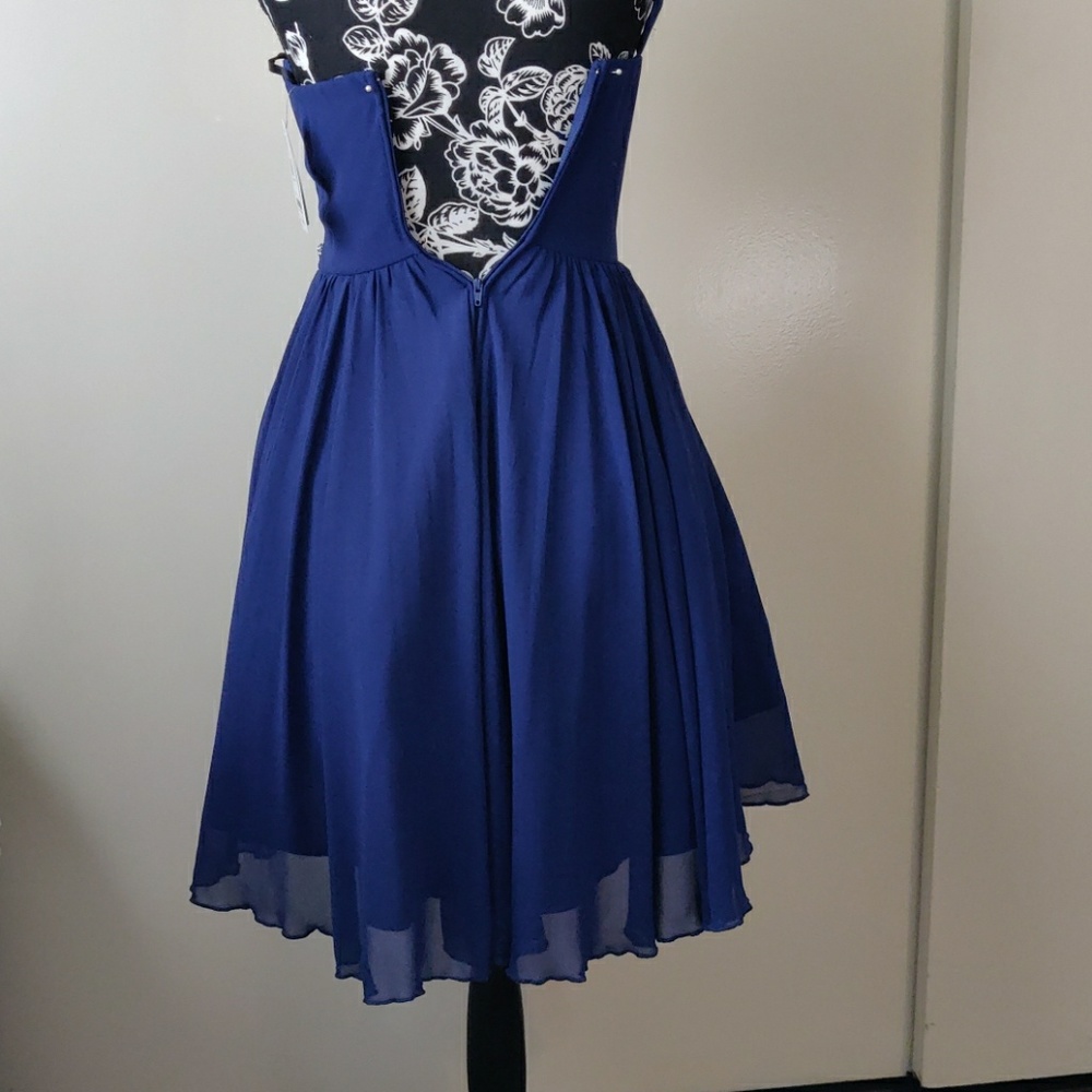 Dress - Picture 5 of 6